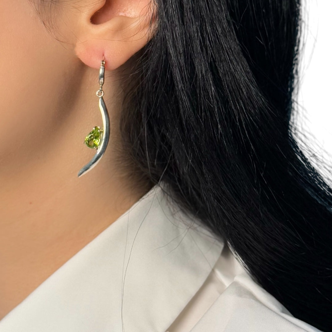 Silver earrings with peridot