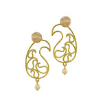 Load image into Gallery viewer, gold earrings with pearl