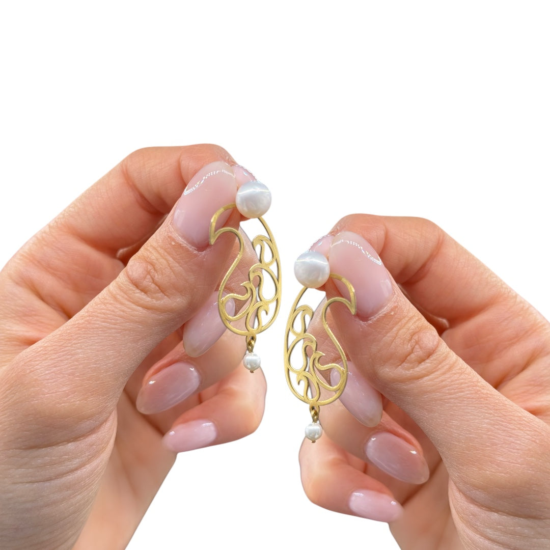 gold earrings with pearl